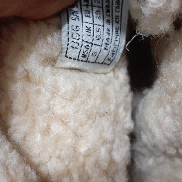 UGG BOOTS - Picture 6 of 8